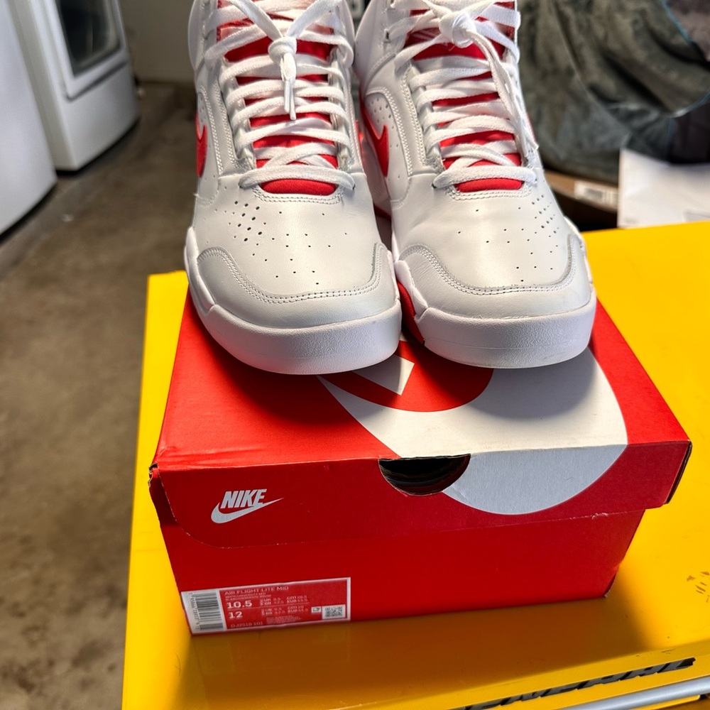 Pippen flights 10.5 red white used.